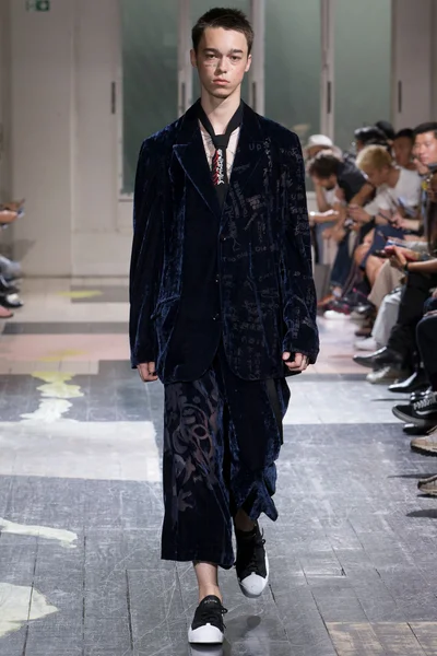 Look 33